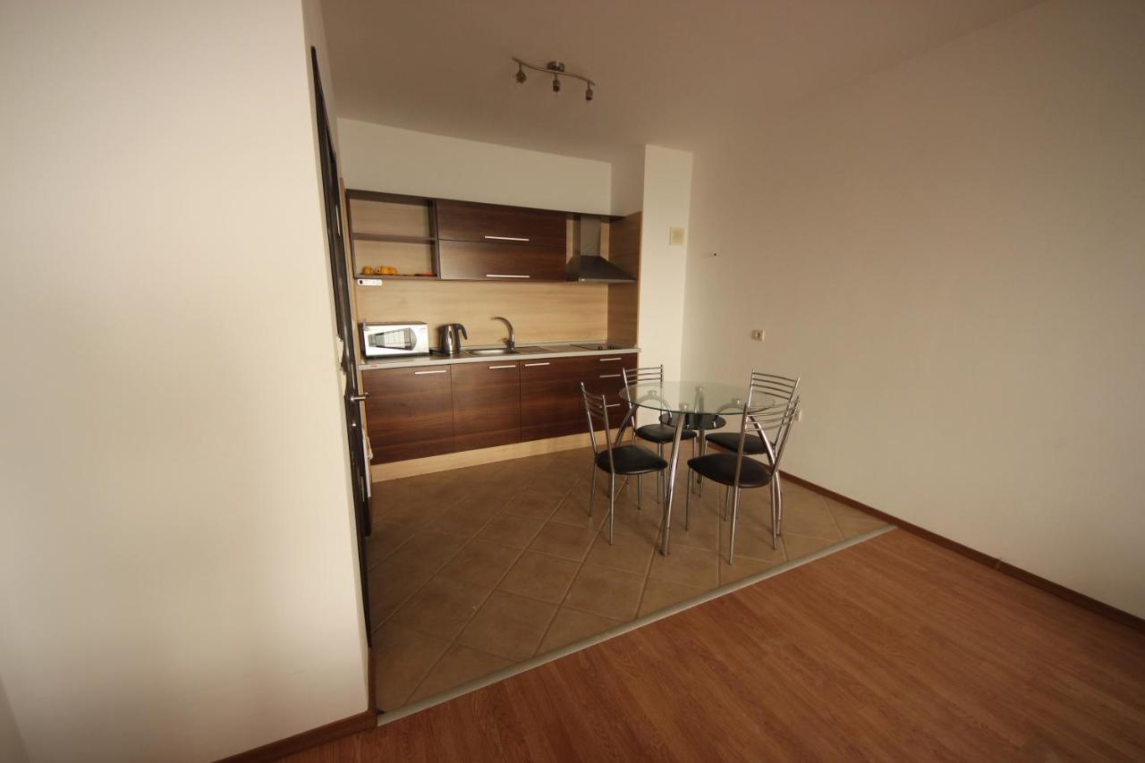 Menada Rocamar Apartments Царево Екстер'єр фото