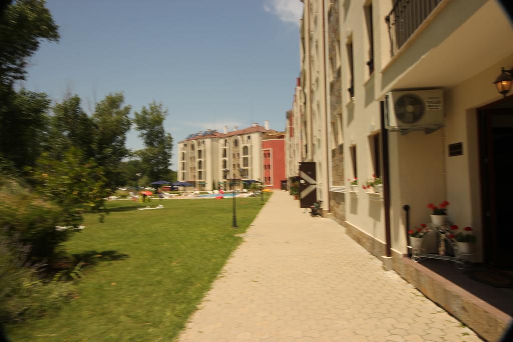 Menada Rocamar Apartments Царево Екстер'єр фото