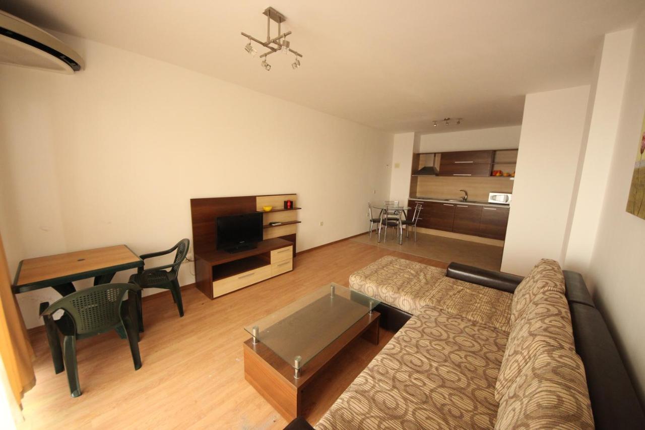 Menada Rocamar Apartments Царево Екстер'єр фото